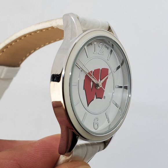 University of Wisconsin Badgers Women's Watch 34MM White Dial Bands New Battery - Picture 4 of 13